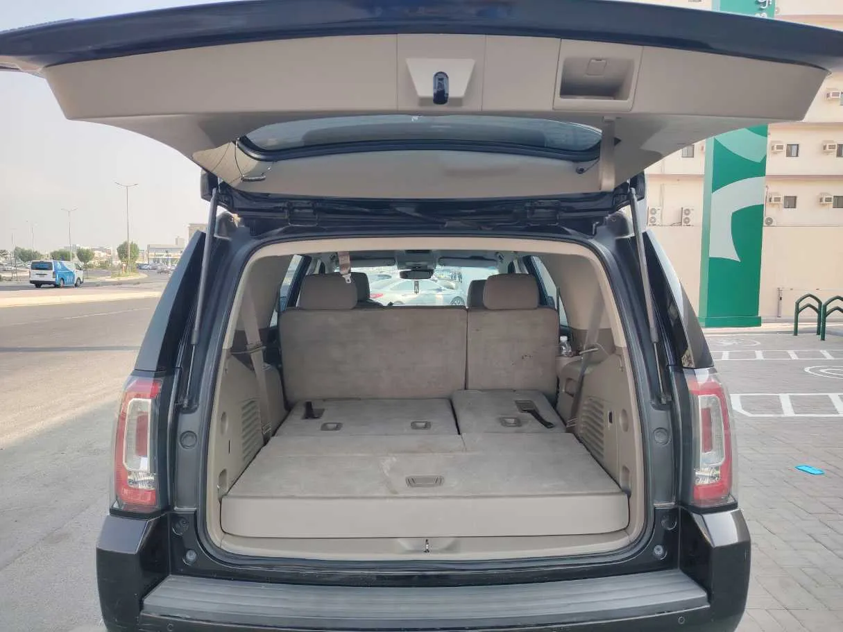 Car image 25