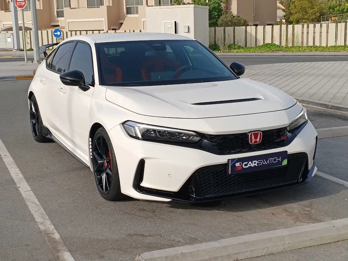 Car image 3