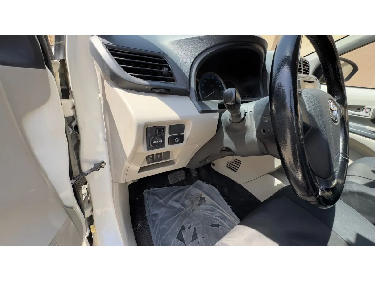 Car image 23