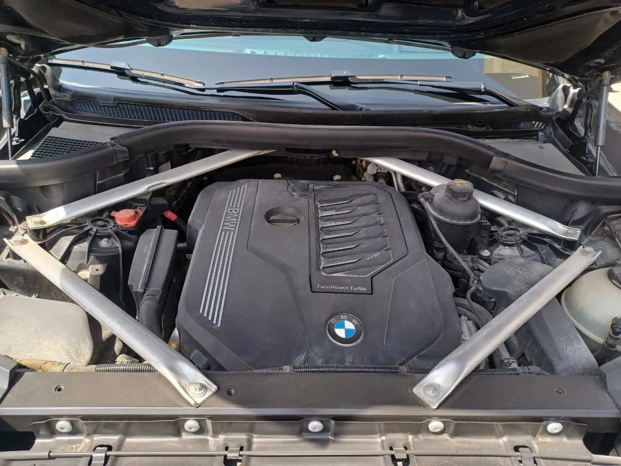 Car image 27