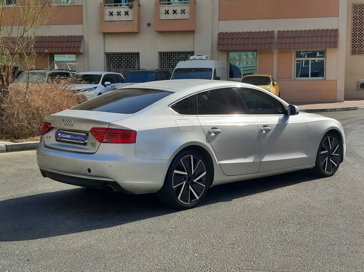 Car image 5