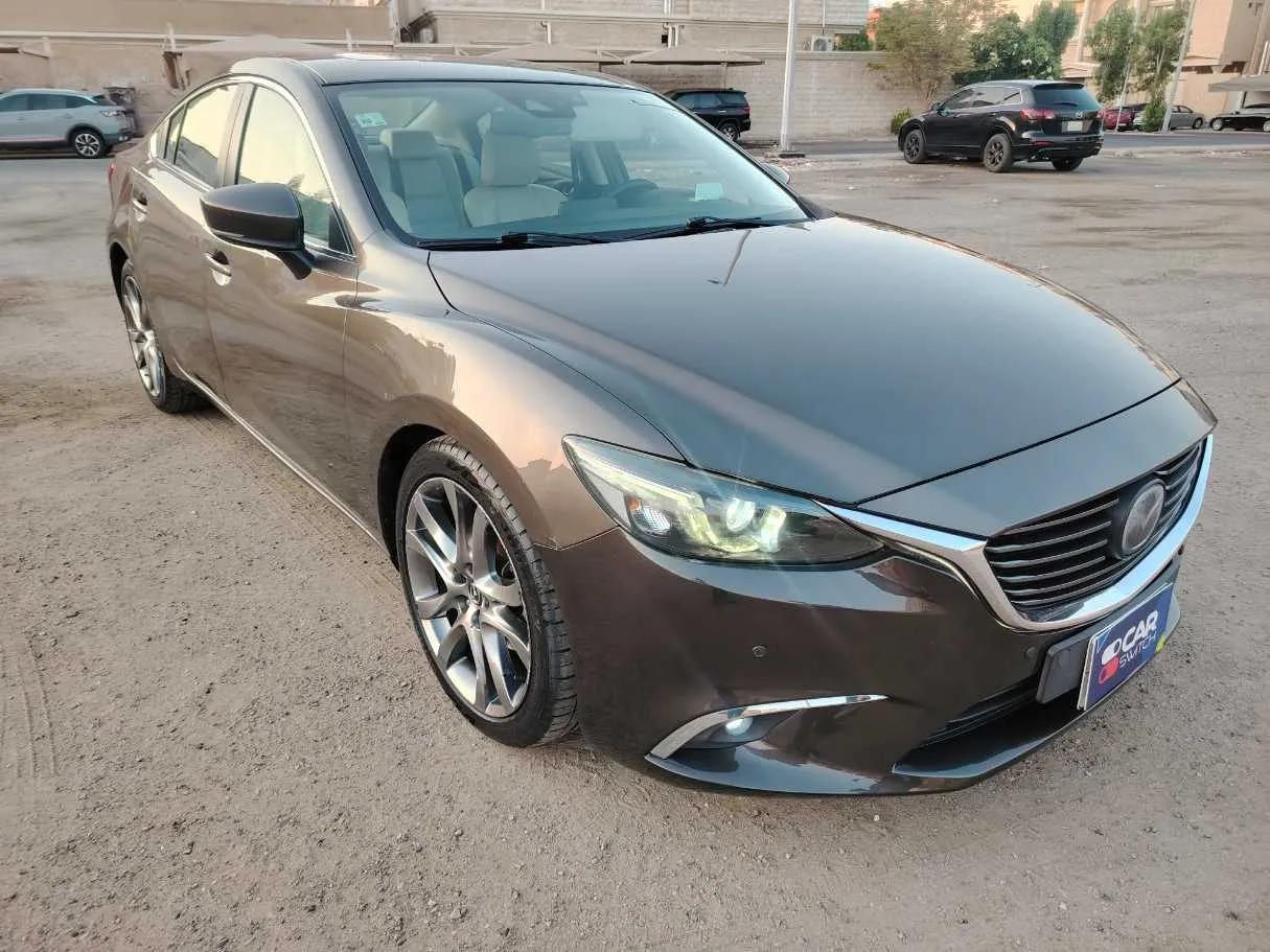Car image 3