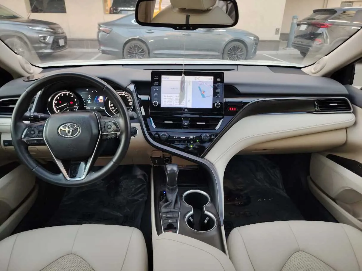Car image 20