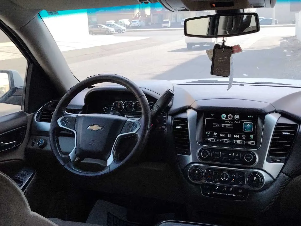 Car image 19