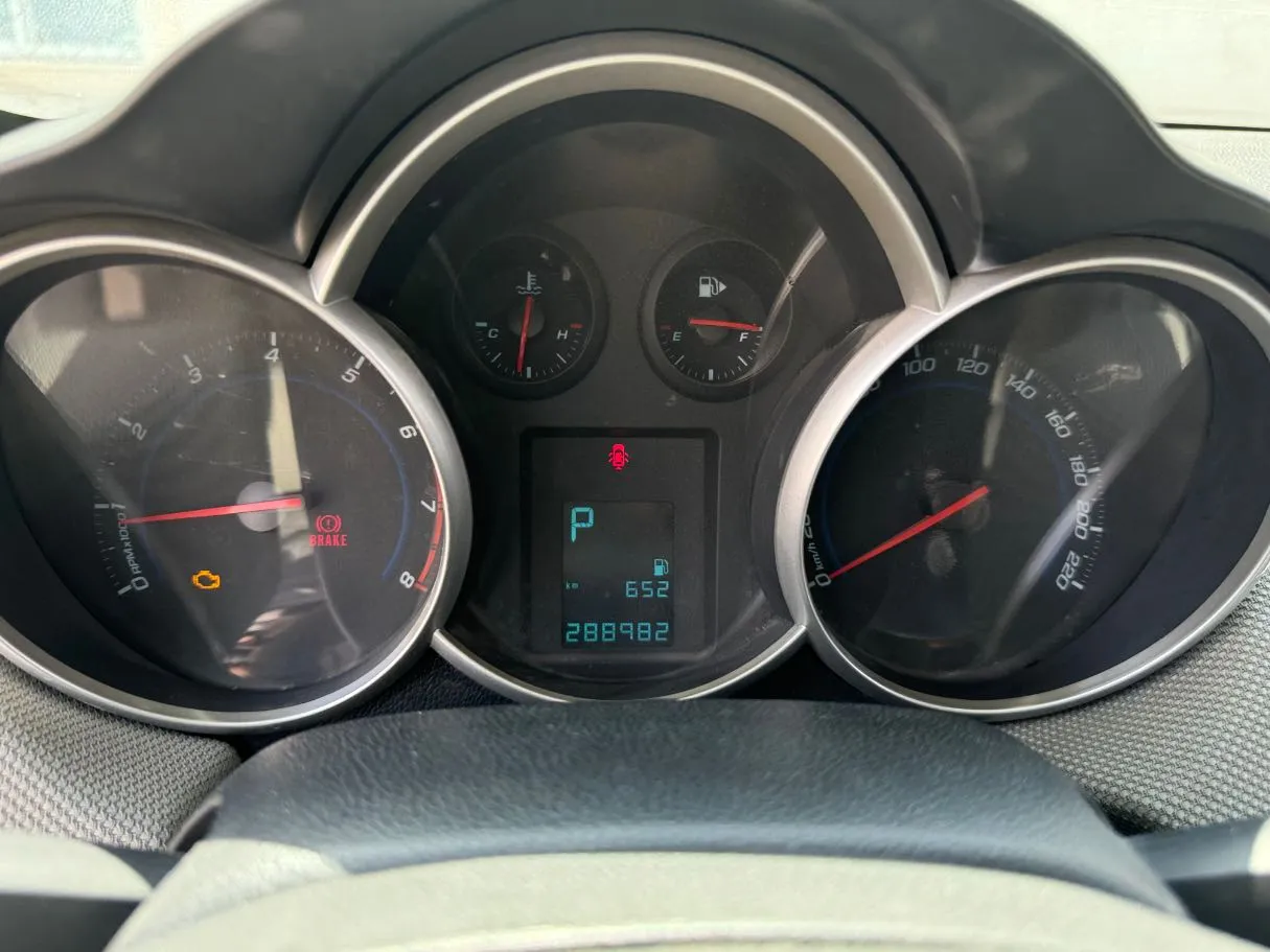 Car image 19