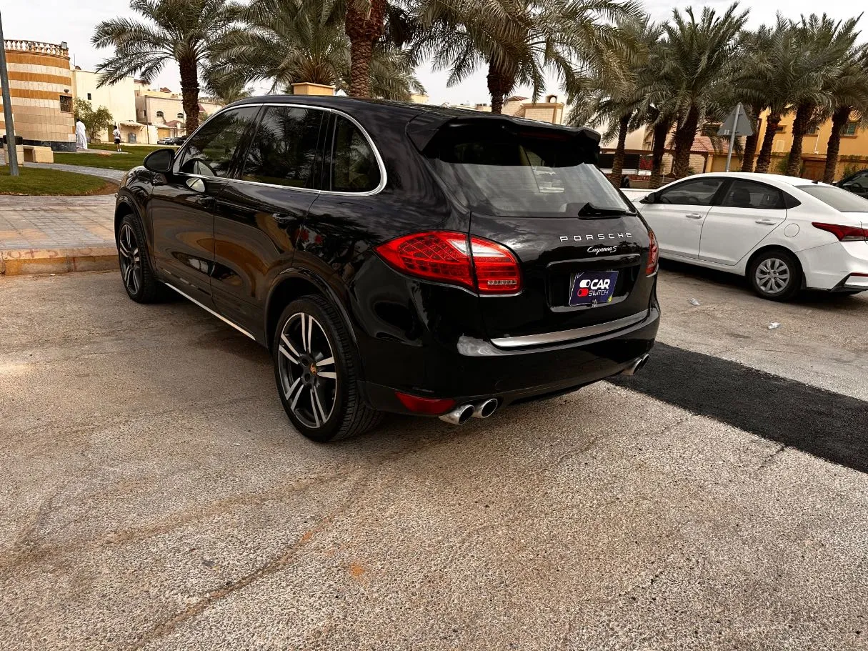 Car image 7