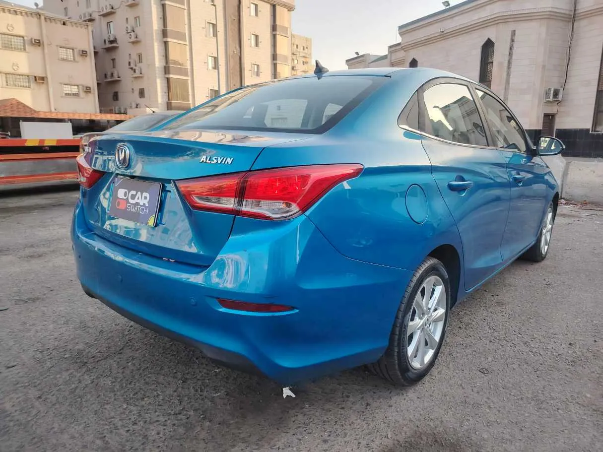 Car image 5