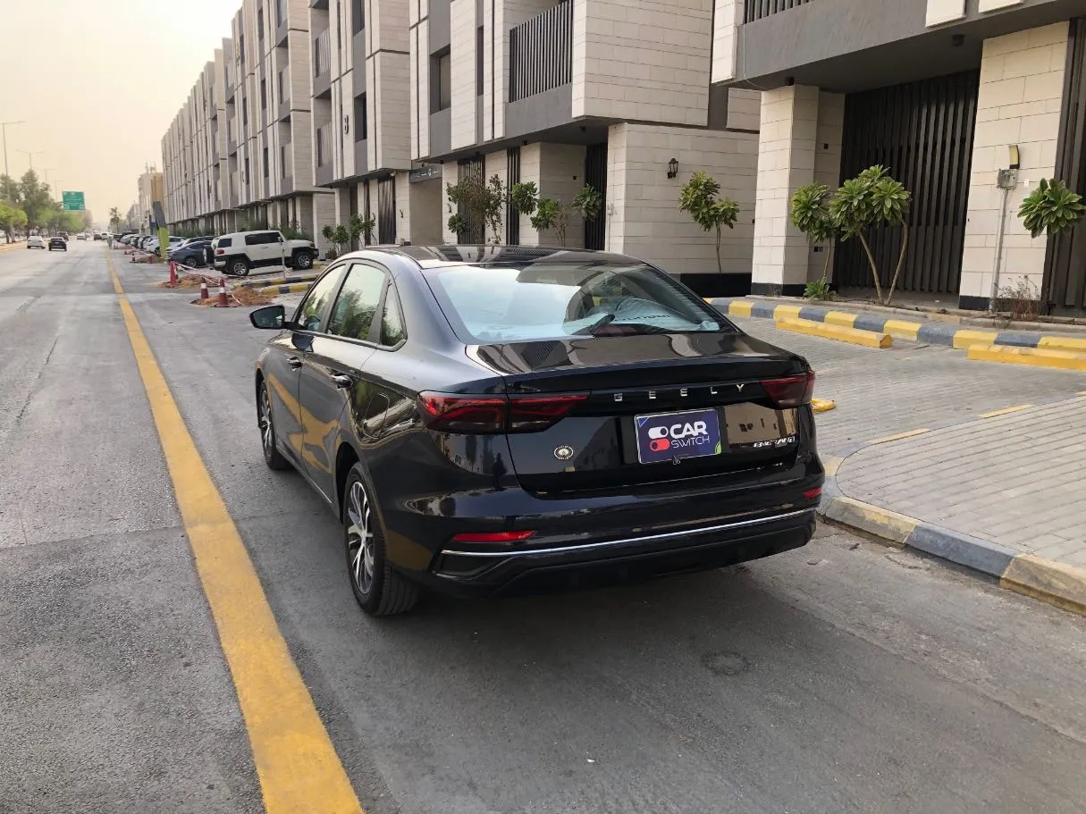 Car image 7
