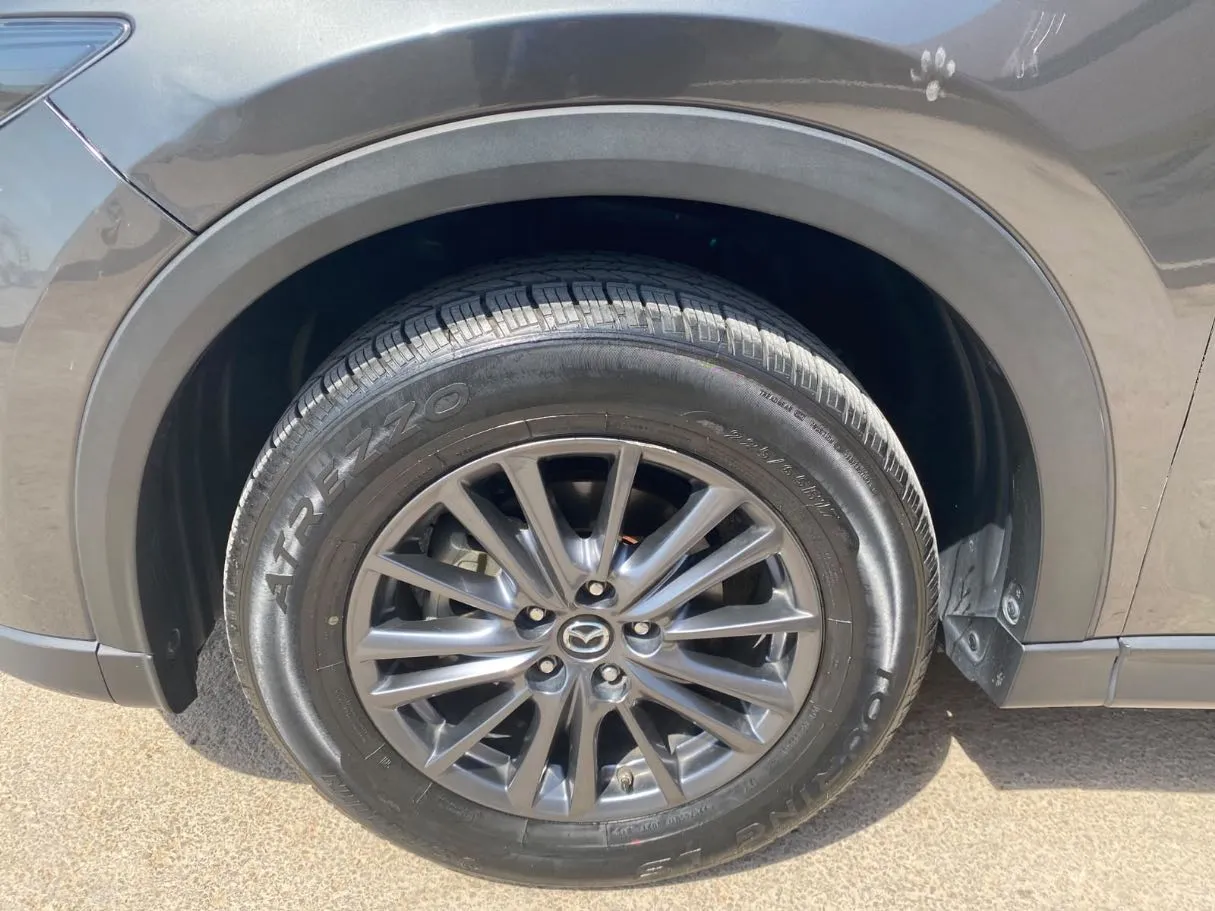 Car image 10