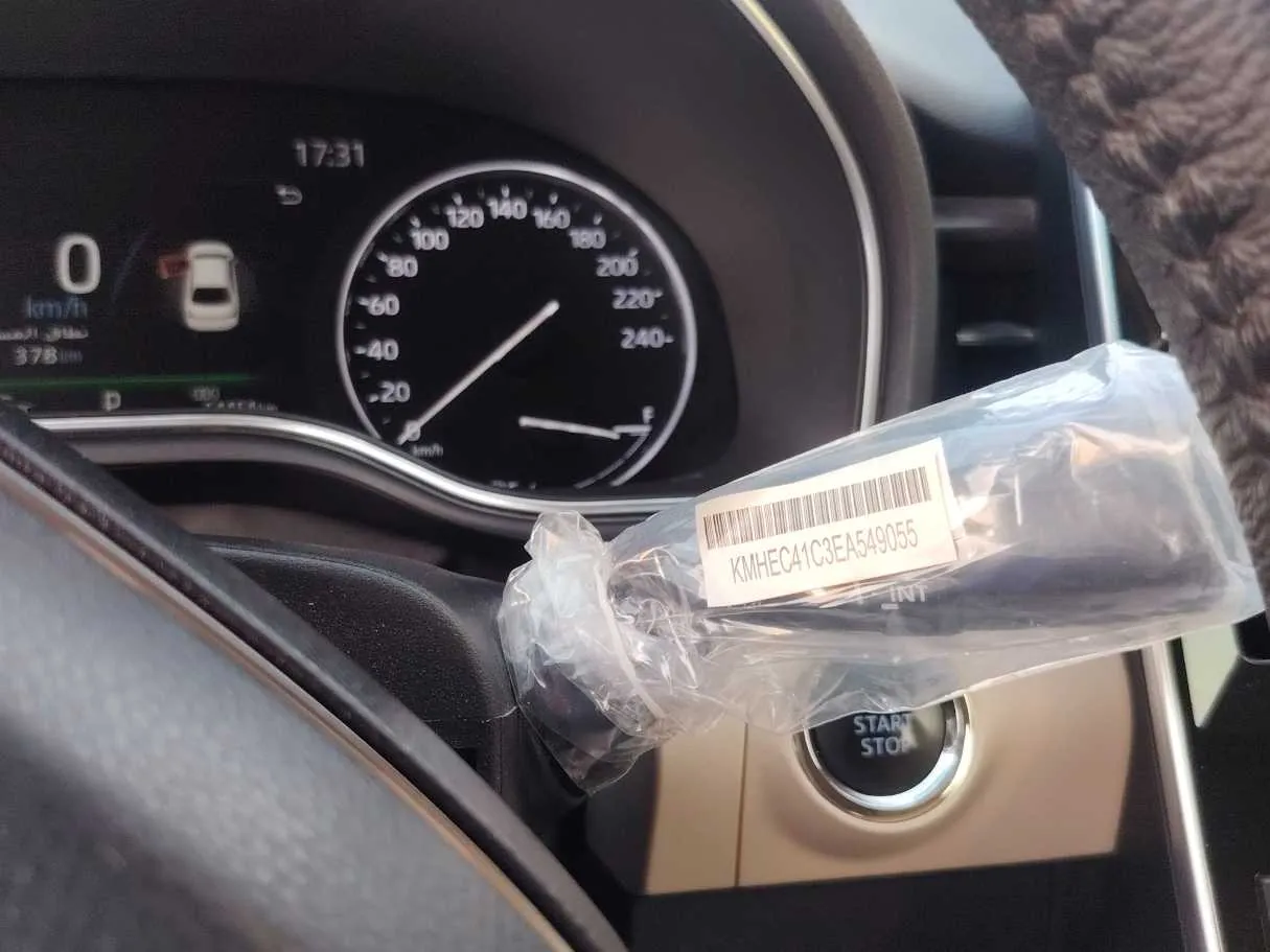 Car image 23