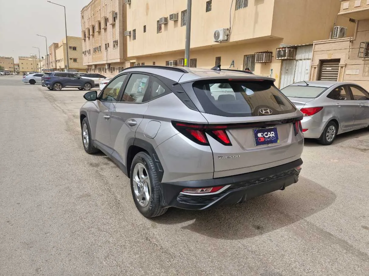Car image 7