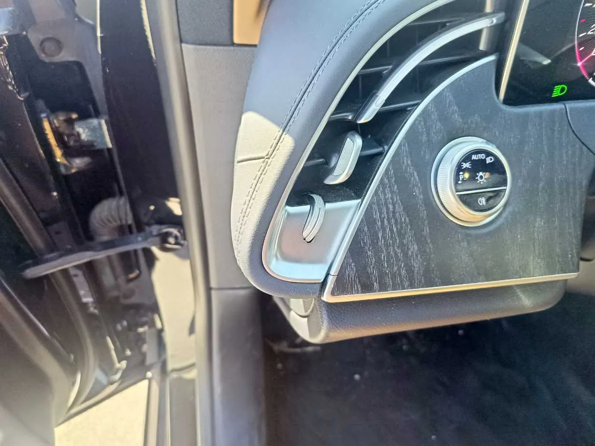 Car image 36