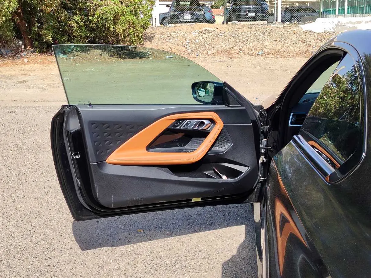 Car image 11