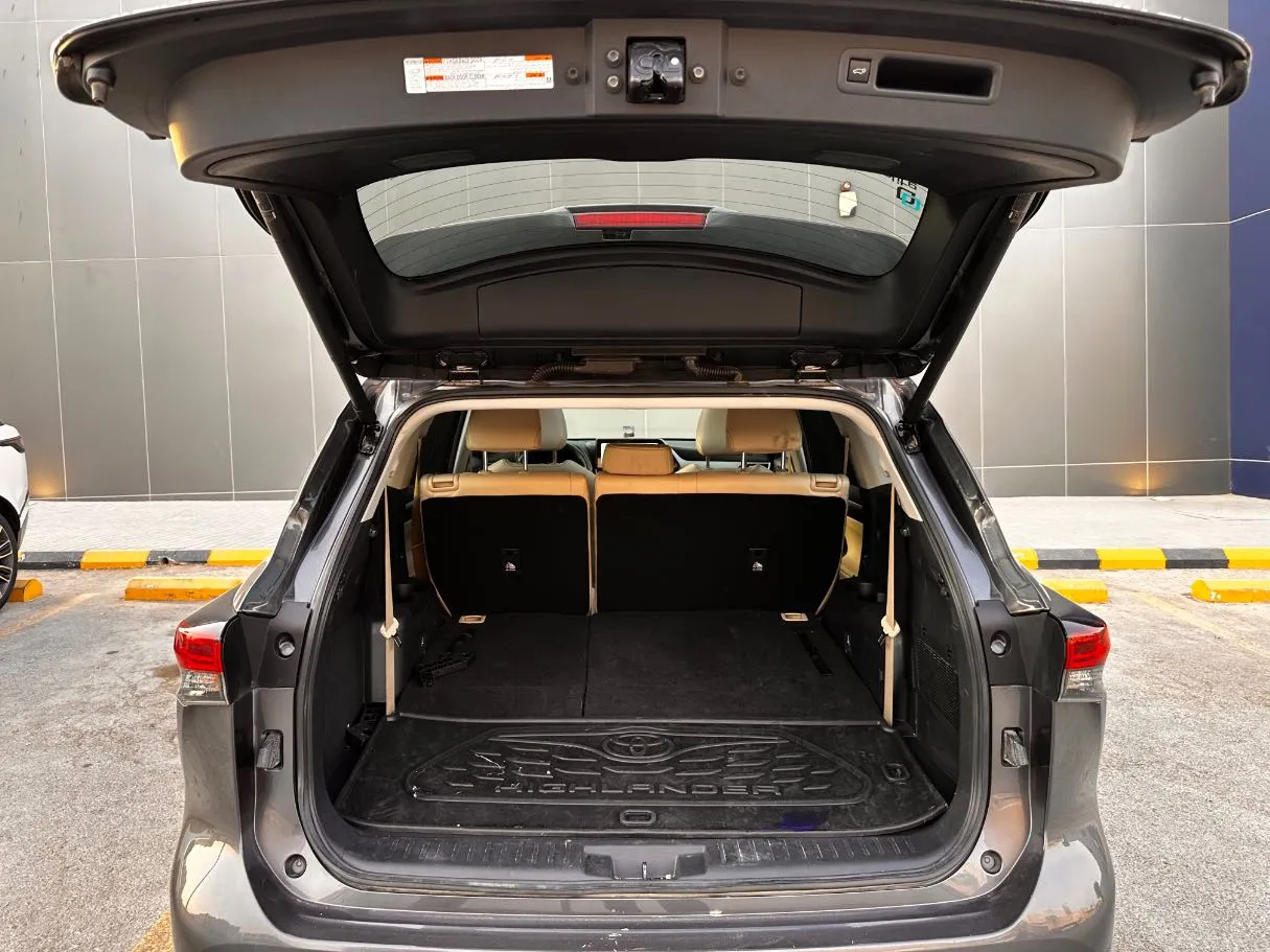 Car image 22