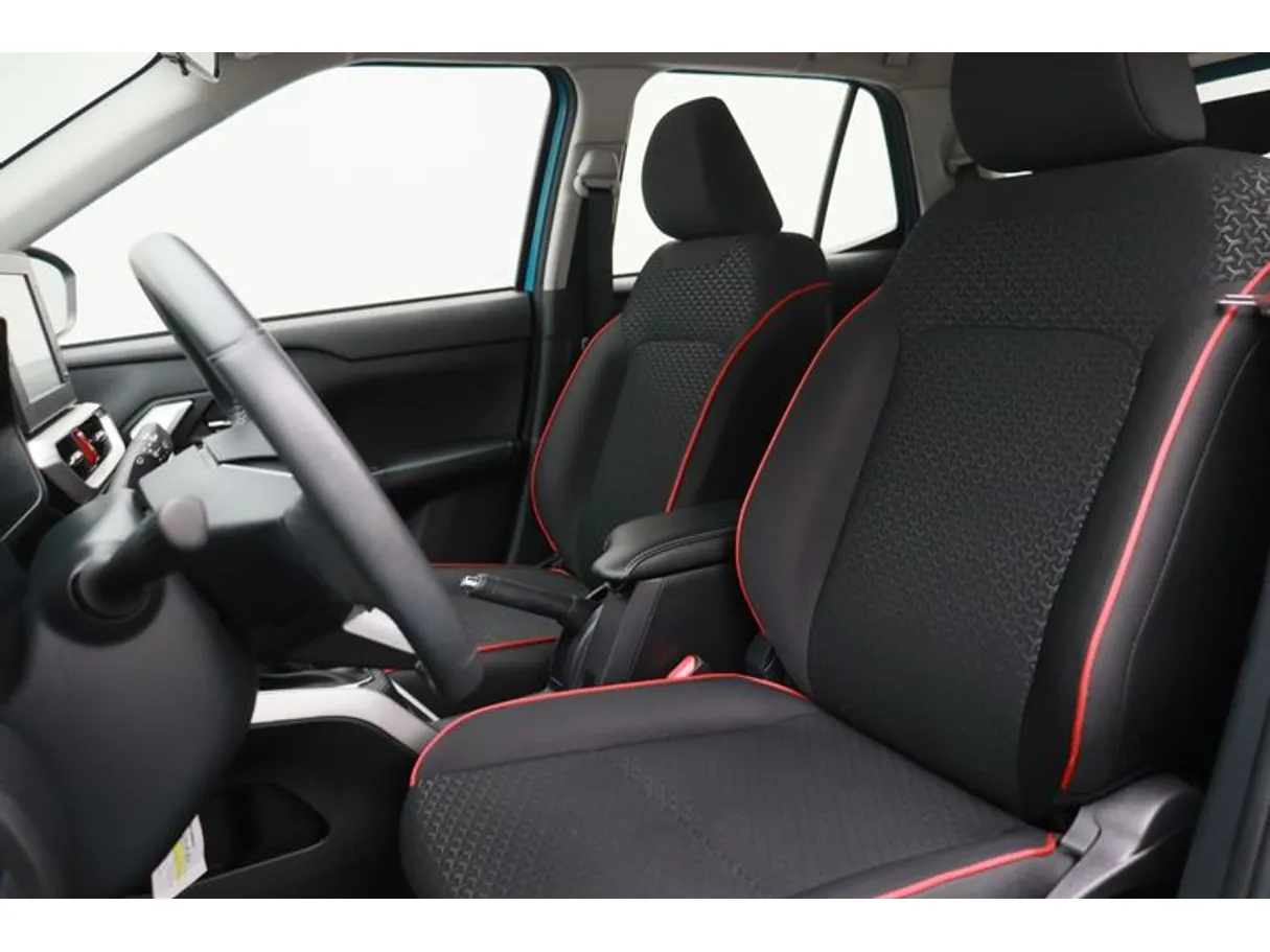 Car image 8