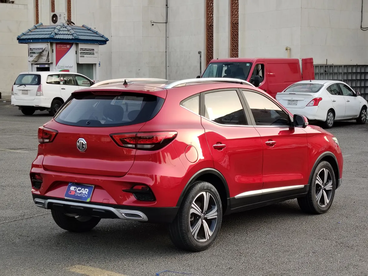 Car image 5