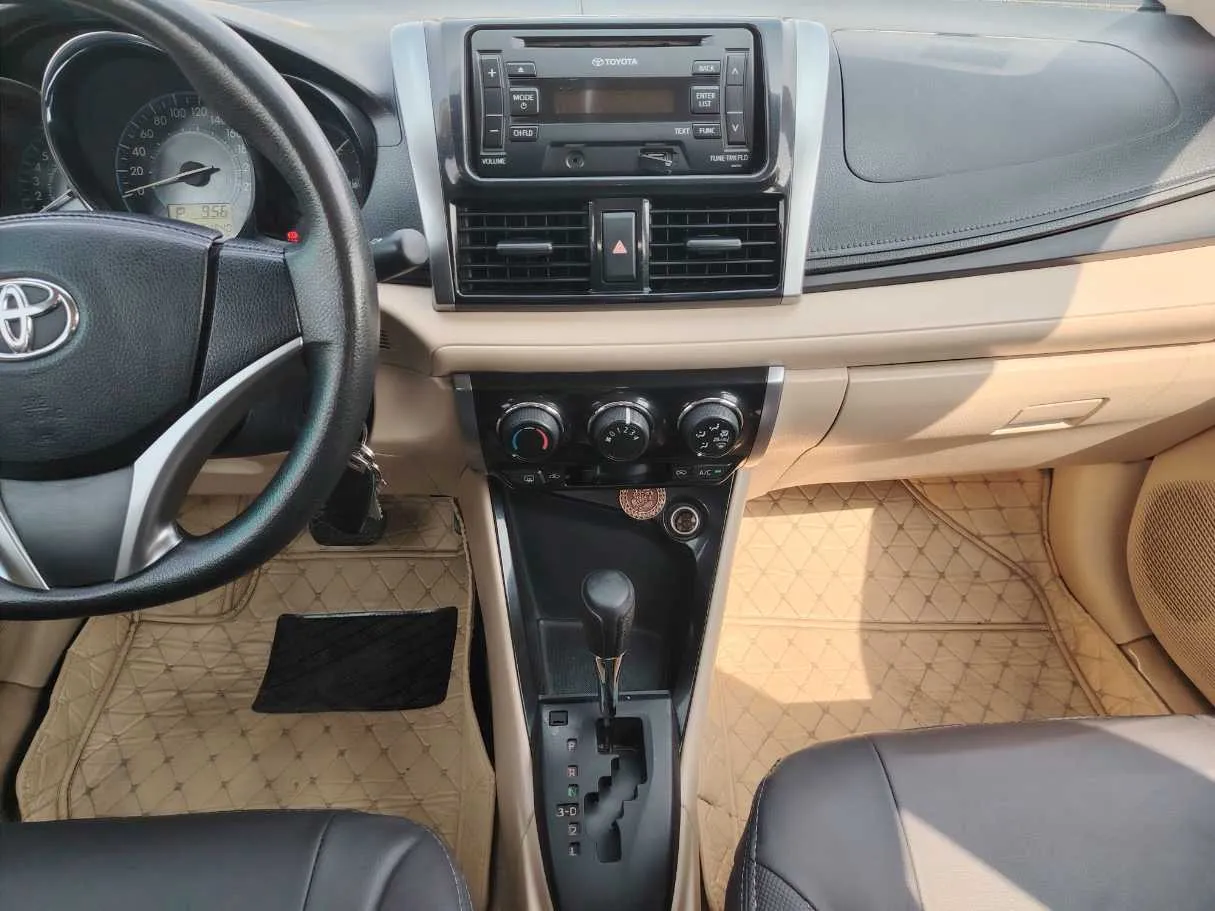 Car image 18