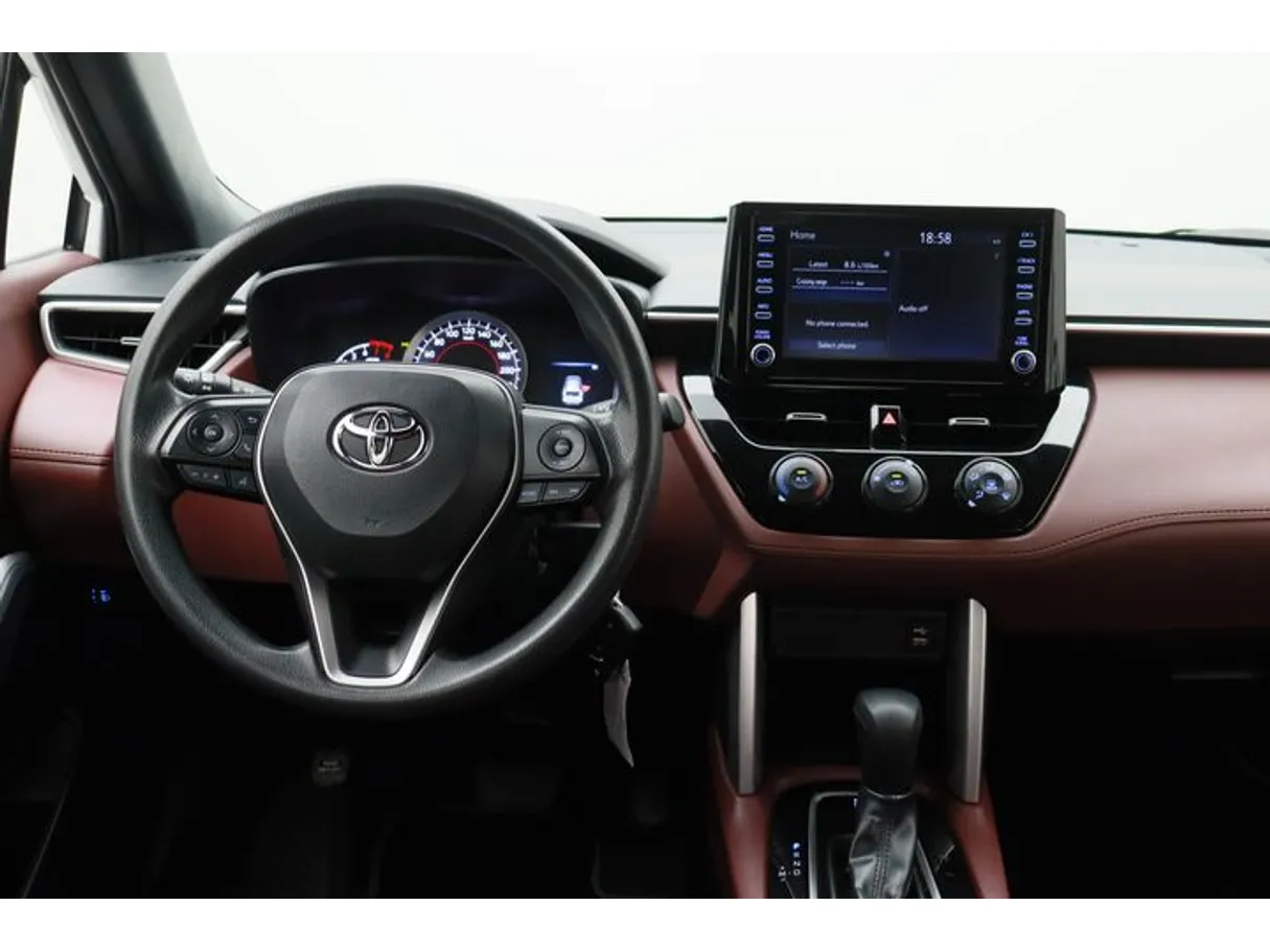 Car image 15