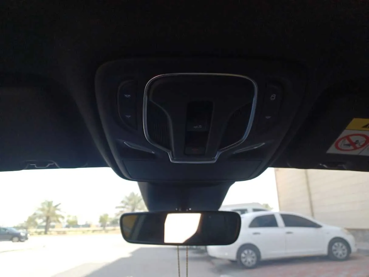 Car image 20