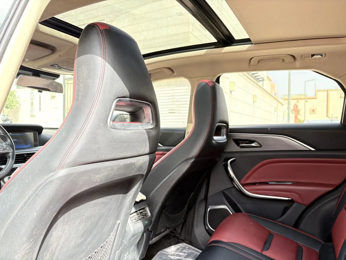 Car image 17