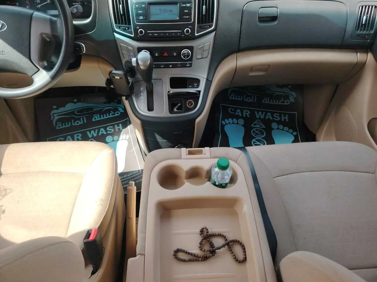 Car image 24