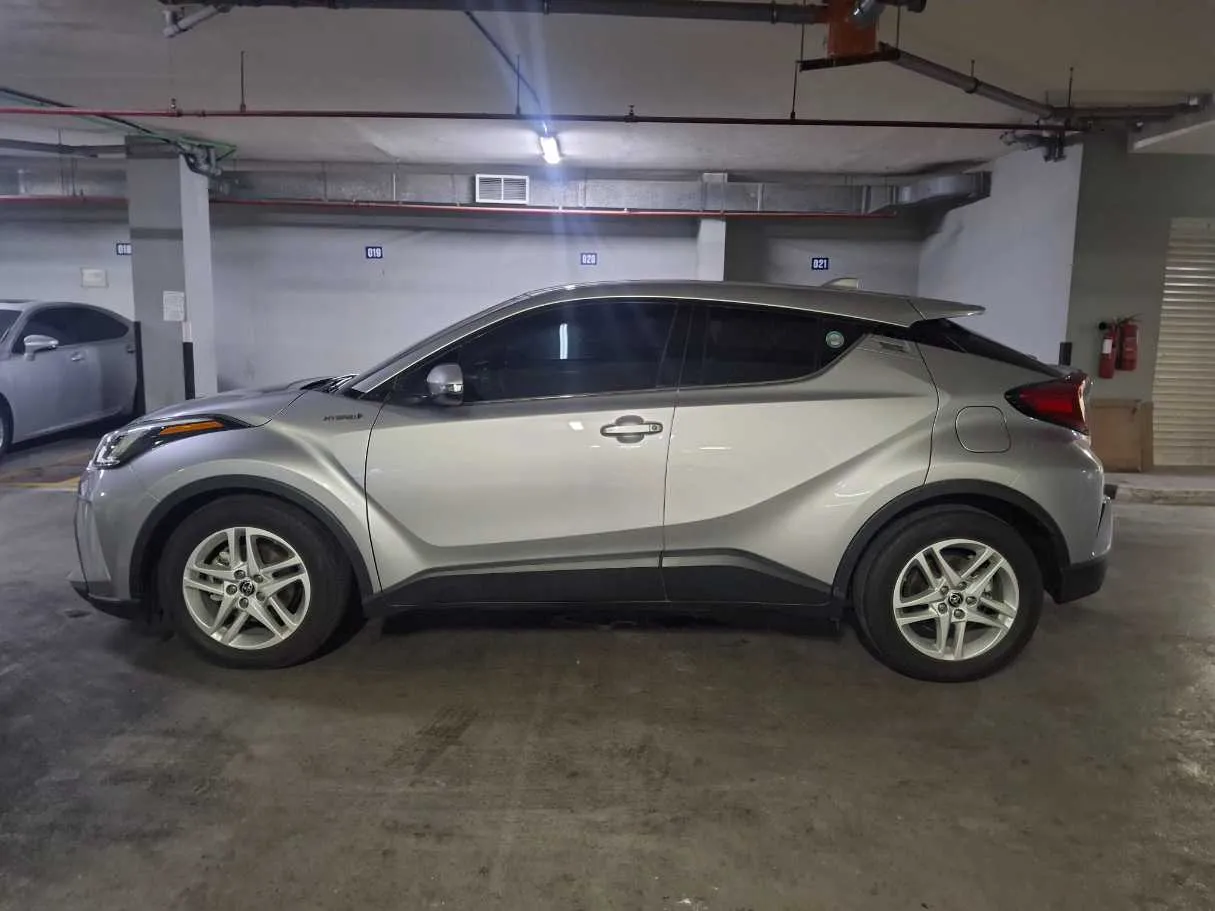 Car image 8