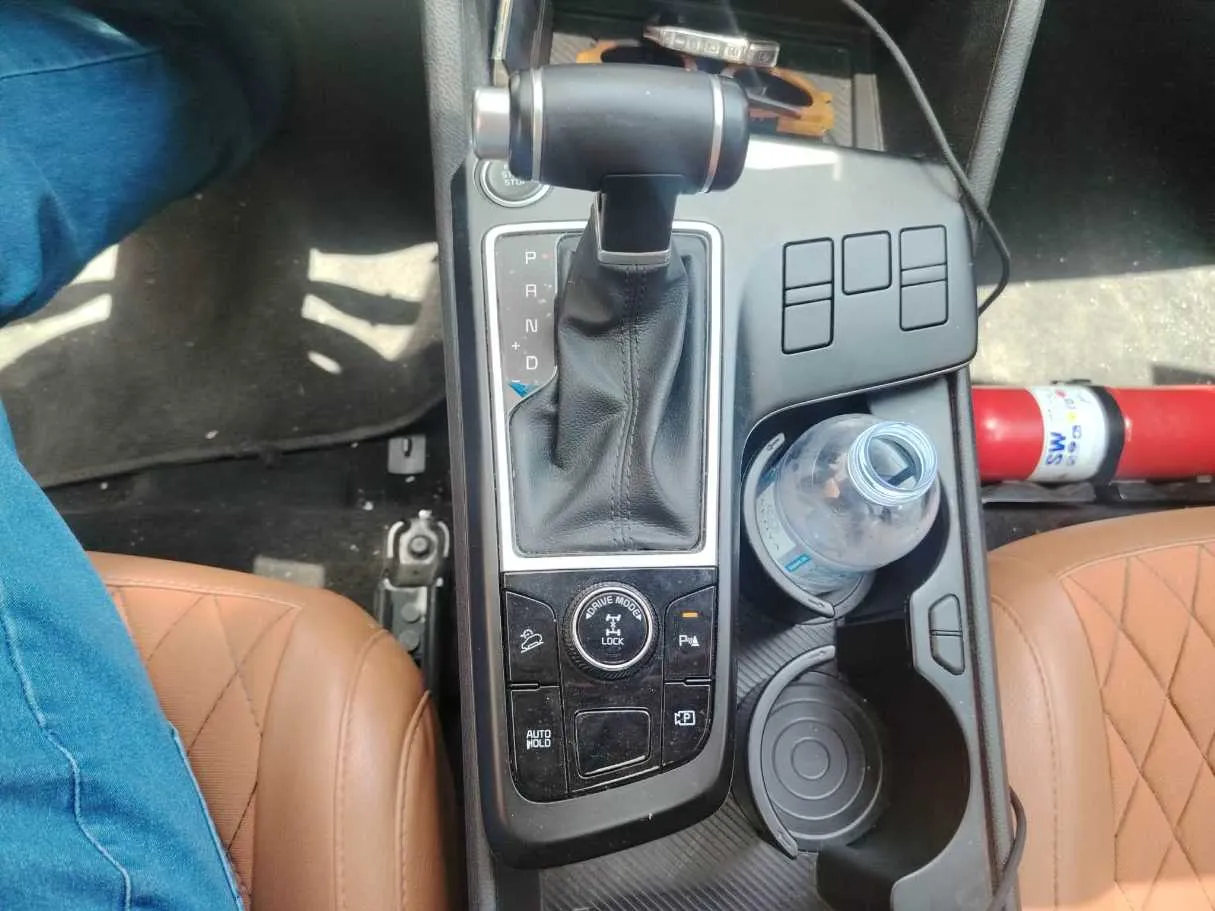 Car image 27