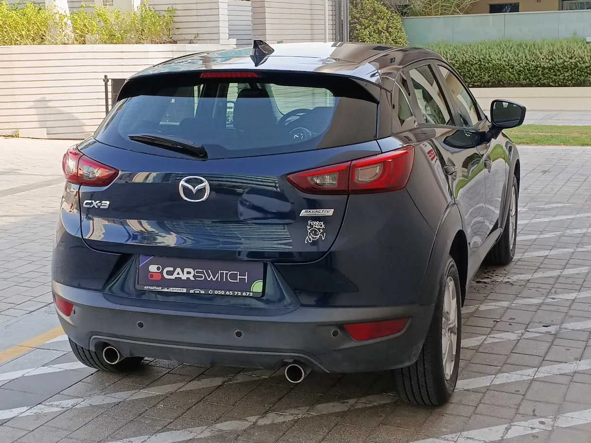 Car image 5
