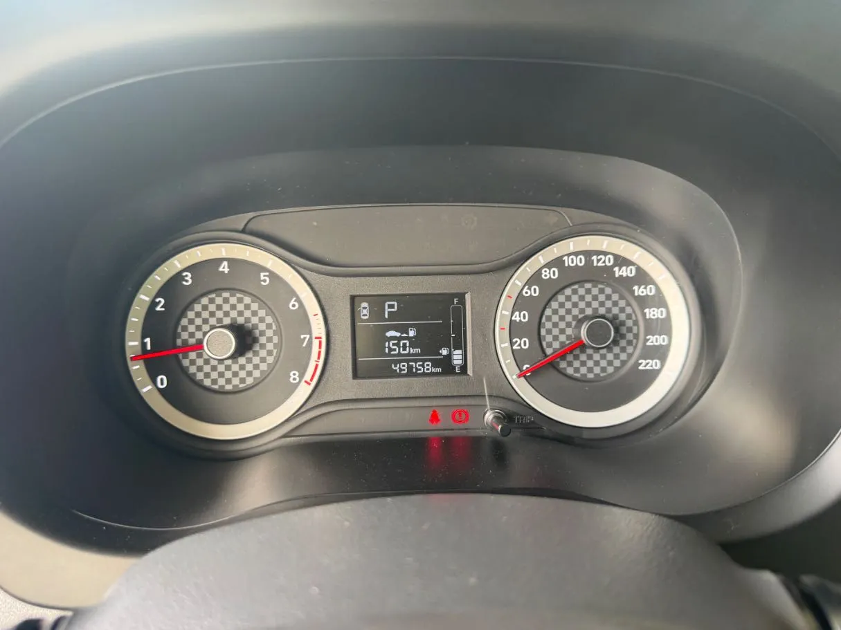 Car image 10
