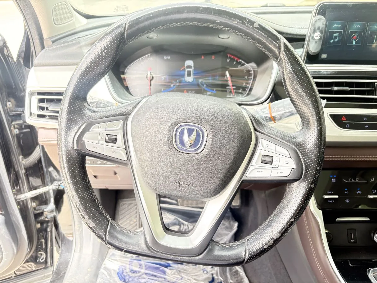 Car image 23