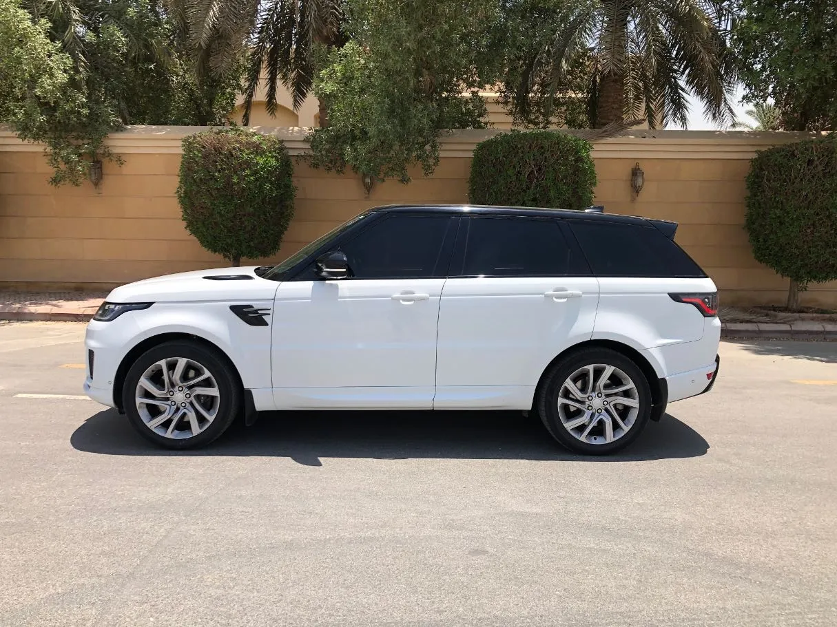 Car image 8