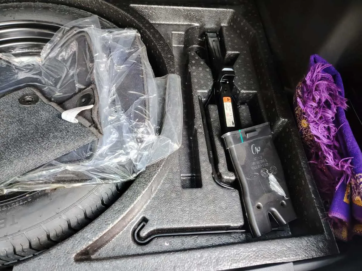 Car image 37