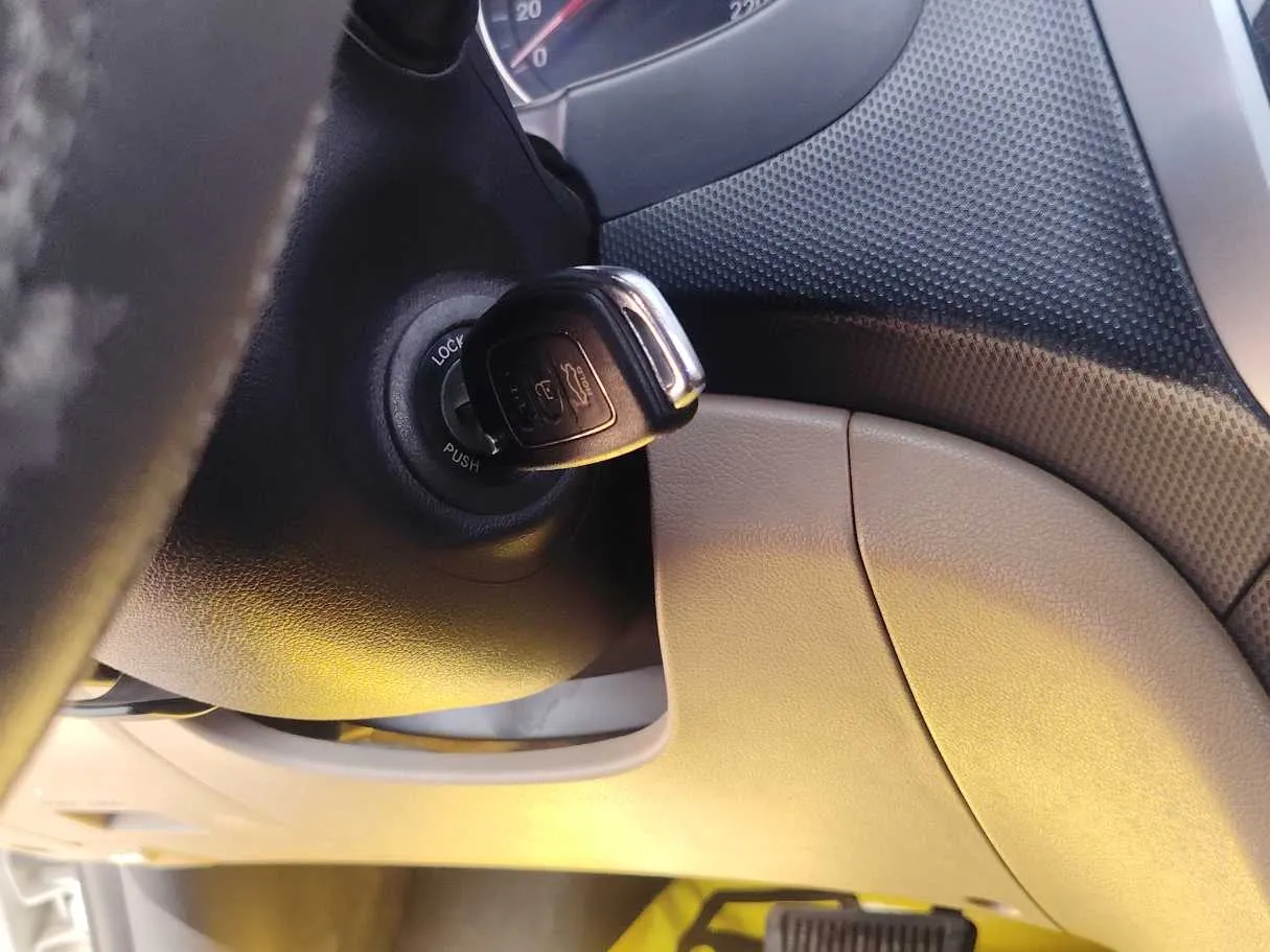 Car image 24