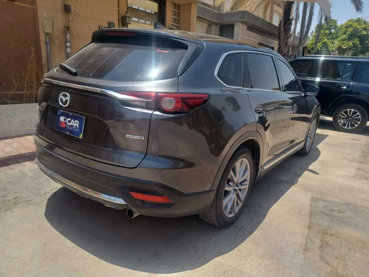 Car image 5