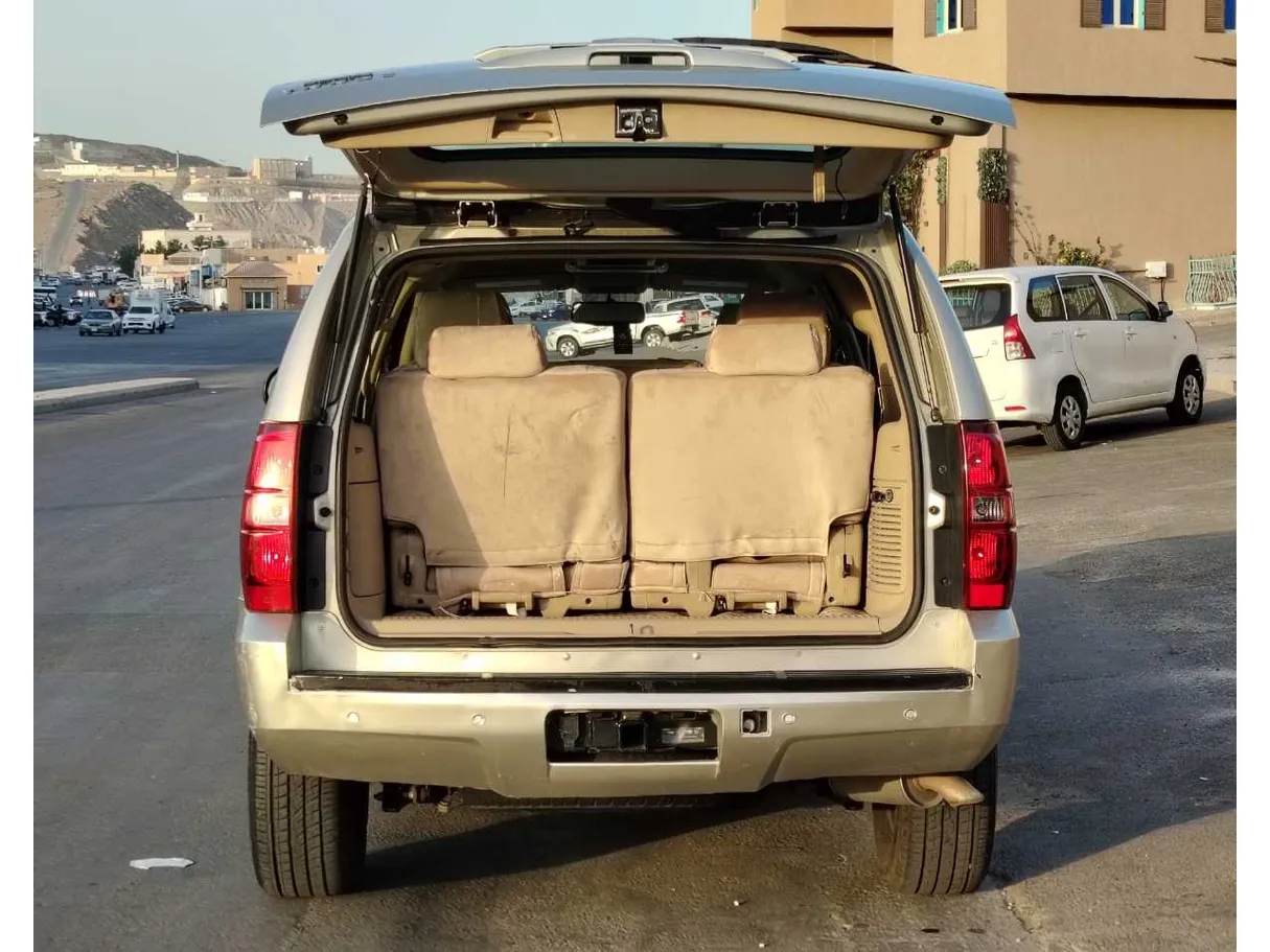 Car image 25
