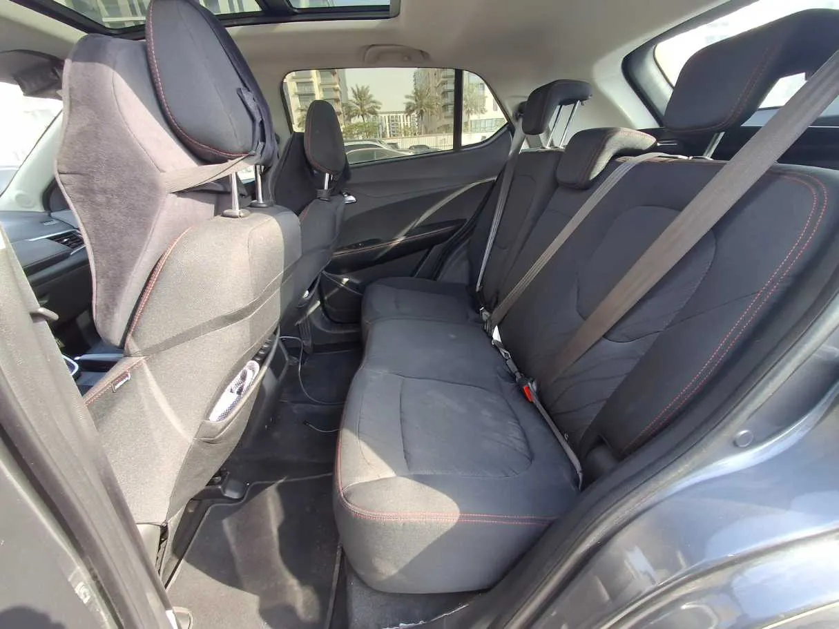 Car image 13