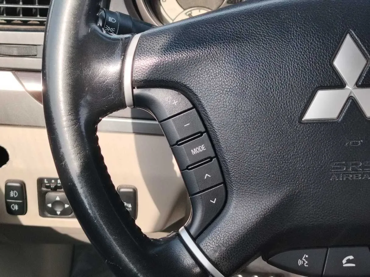 Car image 26