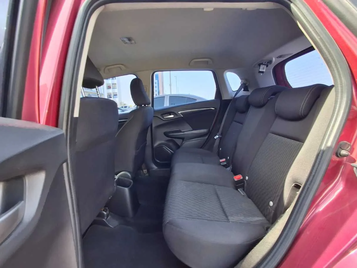 Car image 13