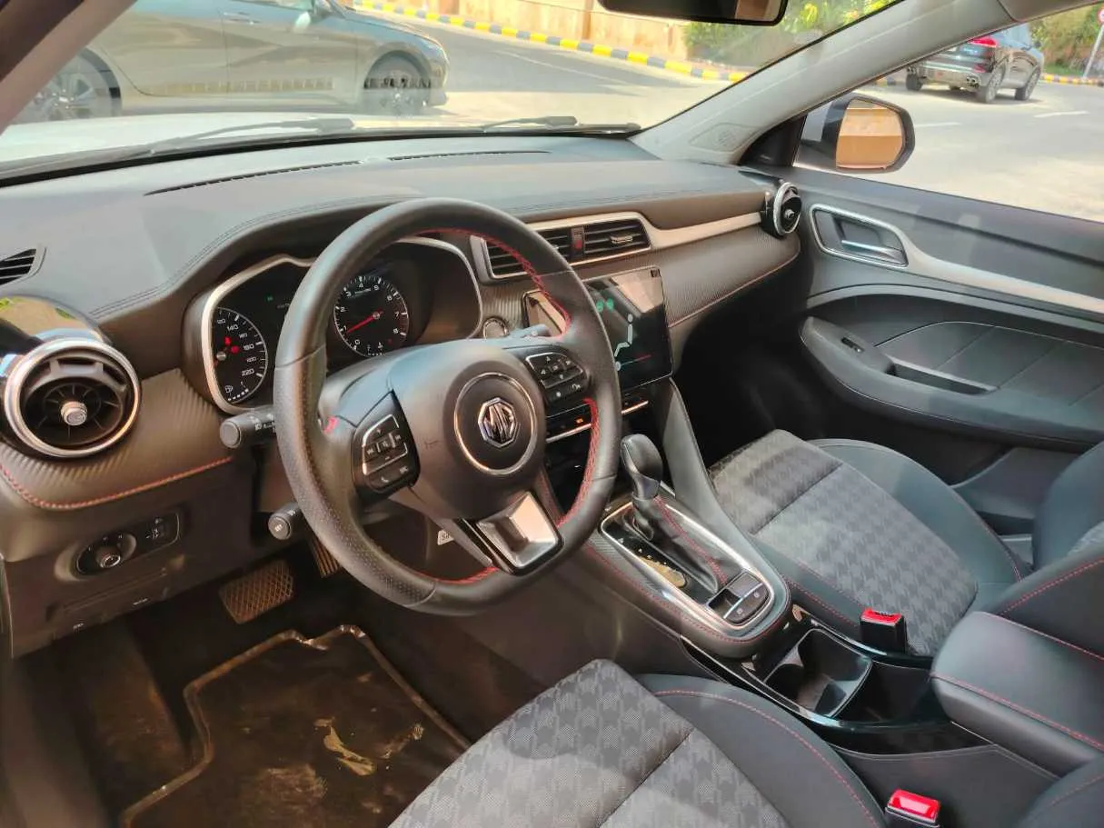 Car image 13