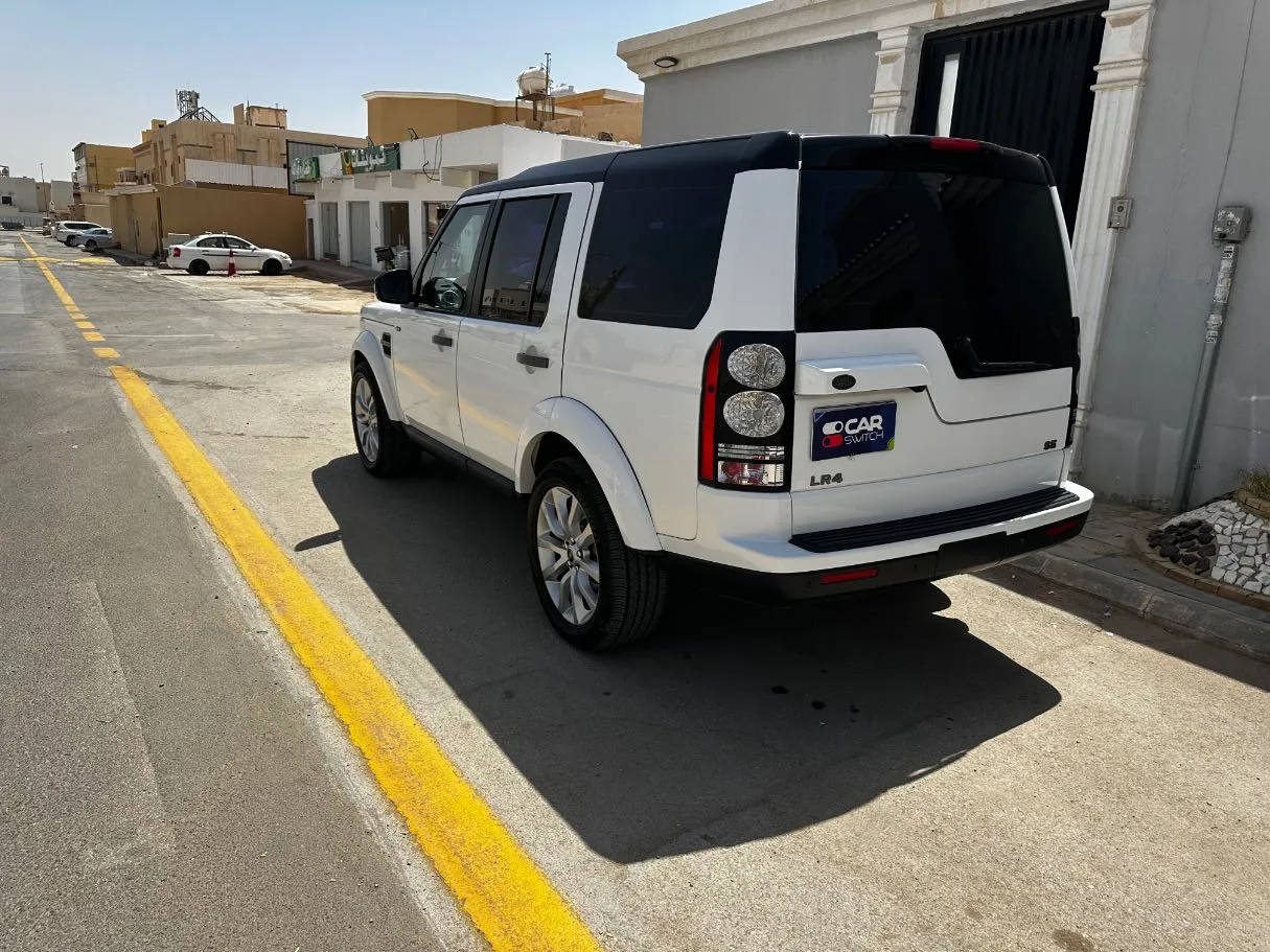 Car image 7