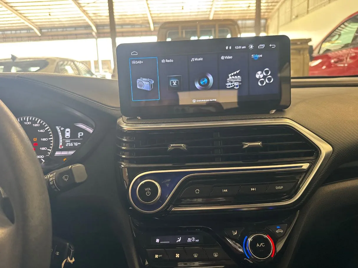 Car image 13