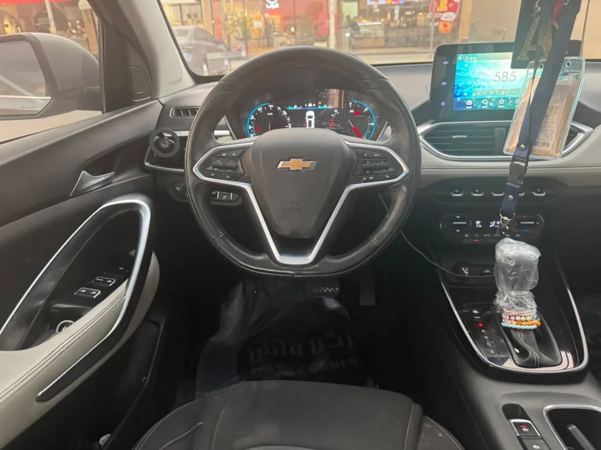 Car image 17
