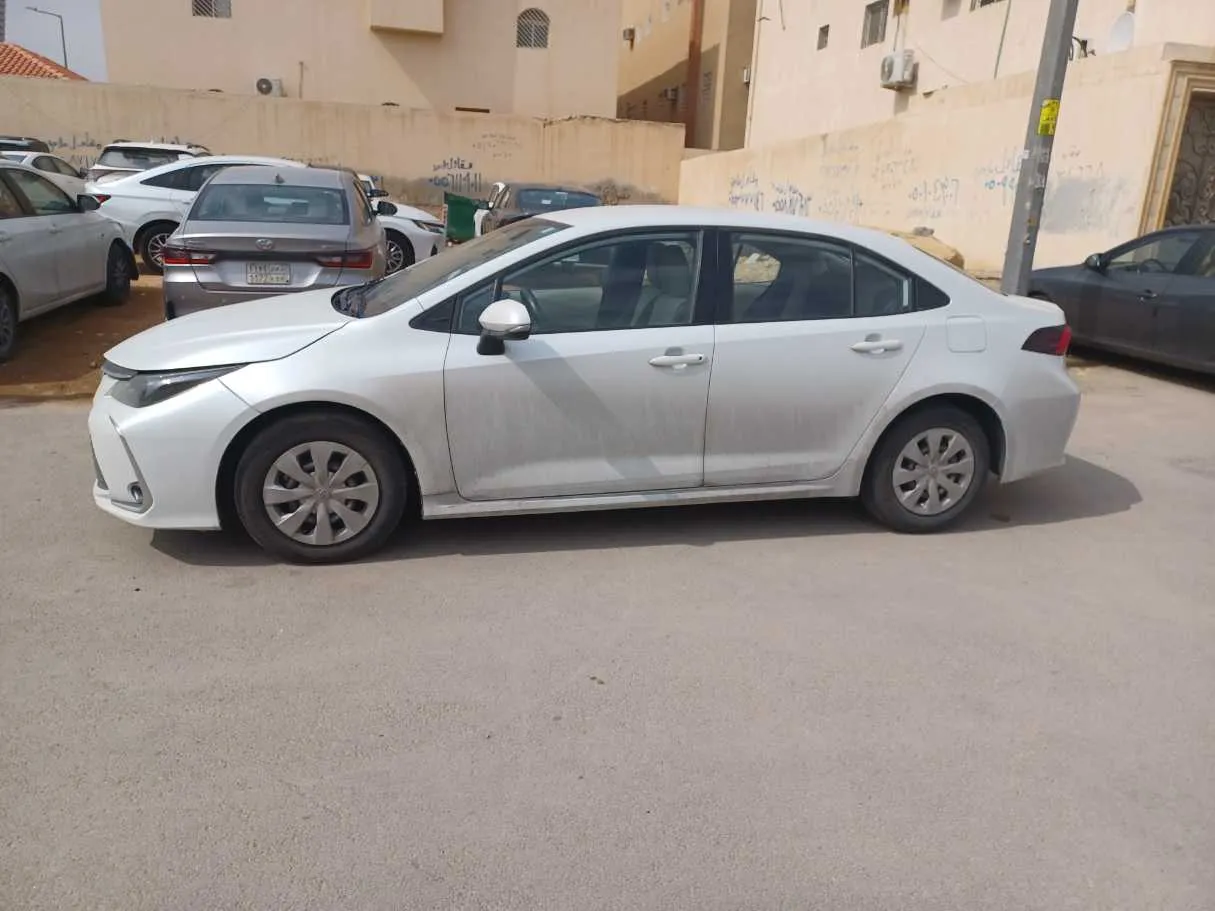 Car image 8