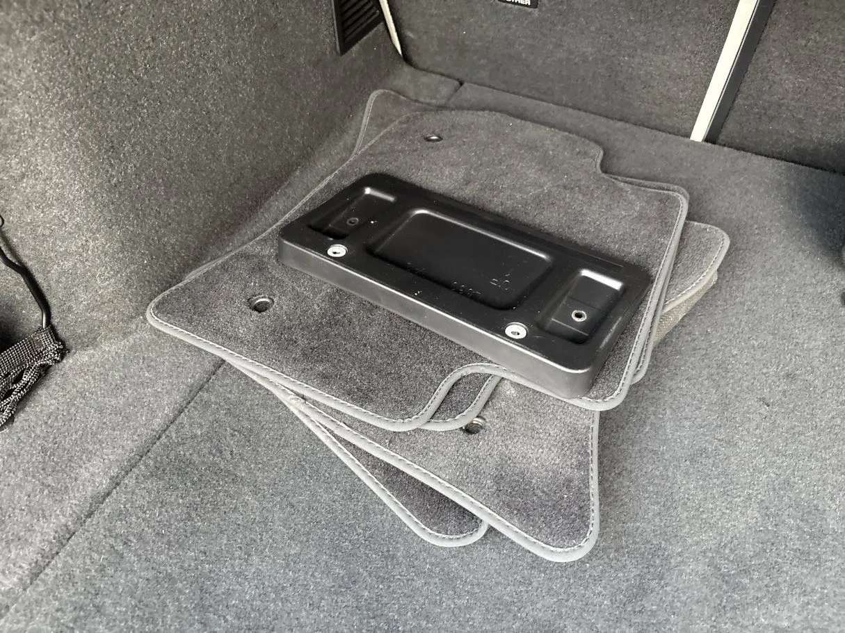 Car image 31