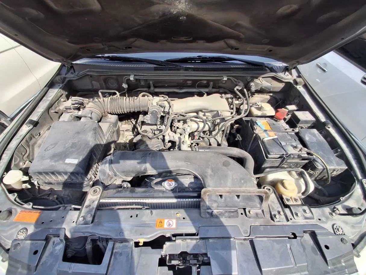 Car image 19