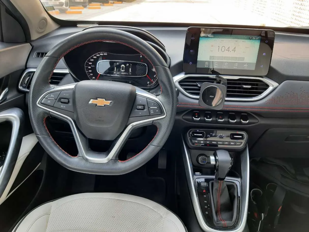 Car image 16