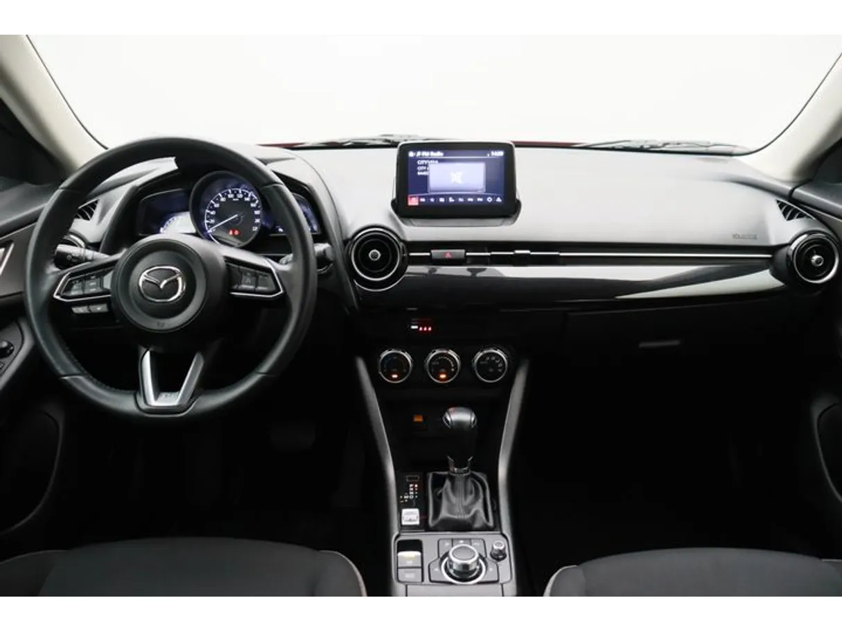 Car image 14