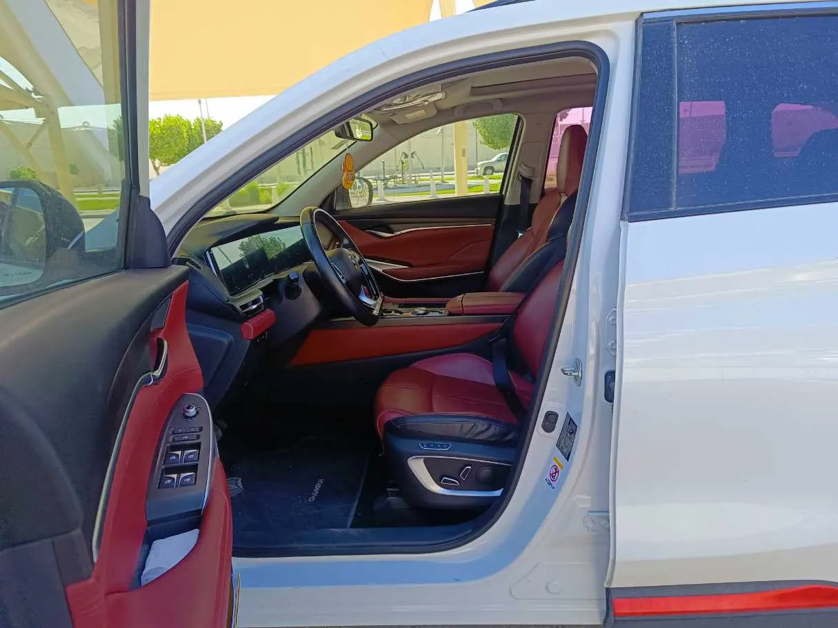 Car image 13
