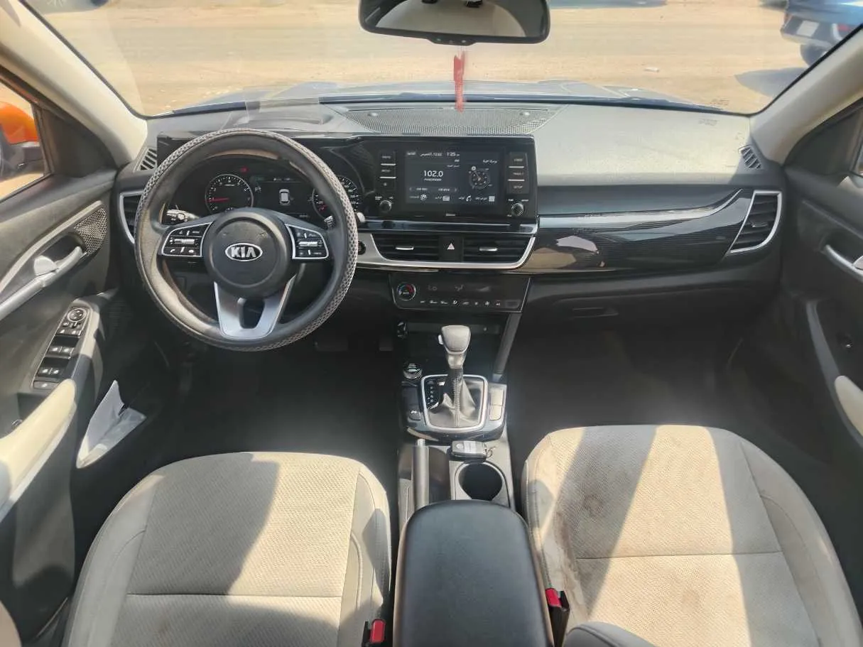 Car image 22