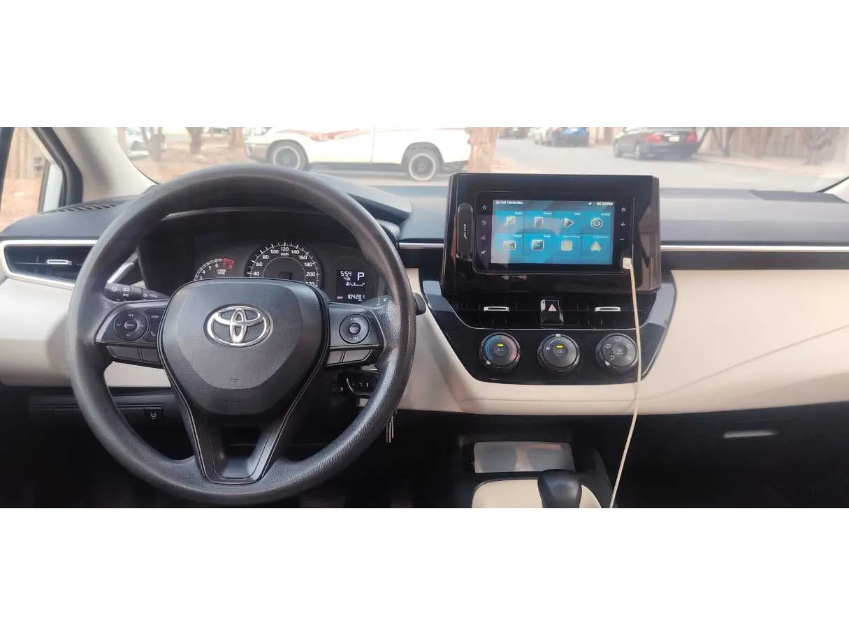 Car image 19